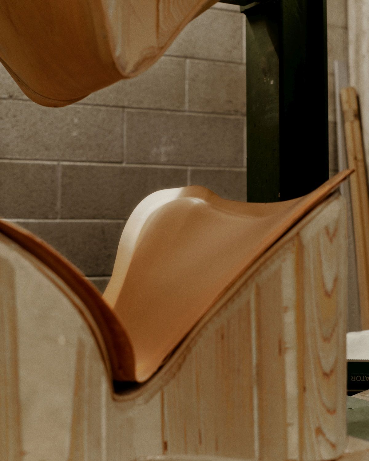 Sept / Série 3107 Tailored Chaise Fritz Hansen