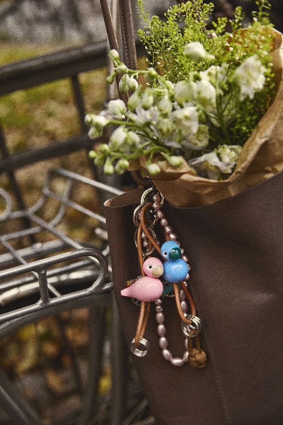 Oiseau bleu Porte-clés métal argenté avec cuir naturel Kay Bojesen