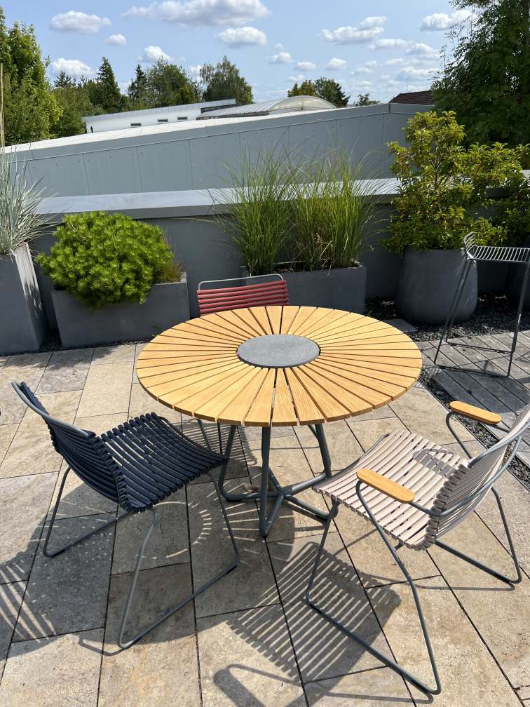 Circle table et chaises Click combinaison Outdoor Houe Pièce d'exposition