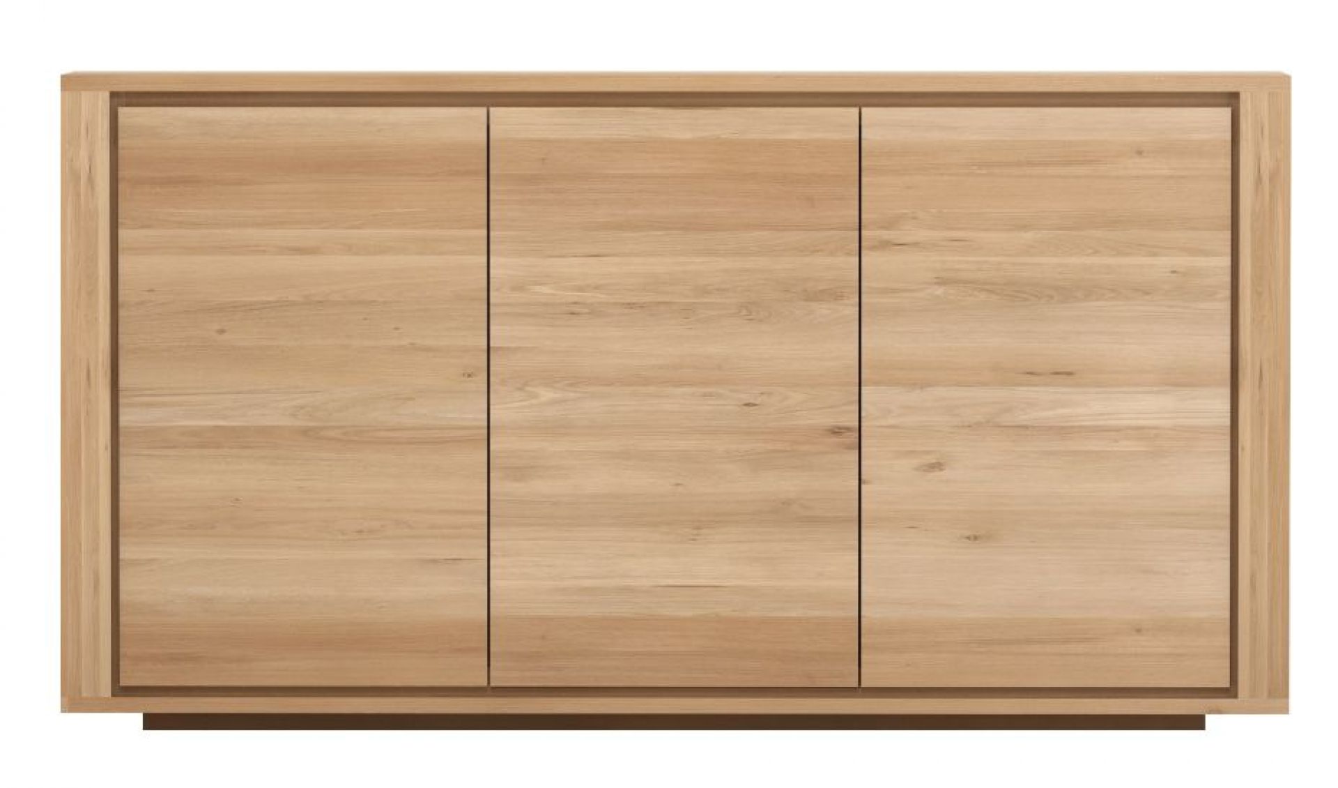 Shadow Sideboard Eiche von Ethnicraft, 156 cm breit. Modernes Sideboard aus hellem Eichenholz mit drei Türen.