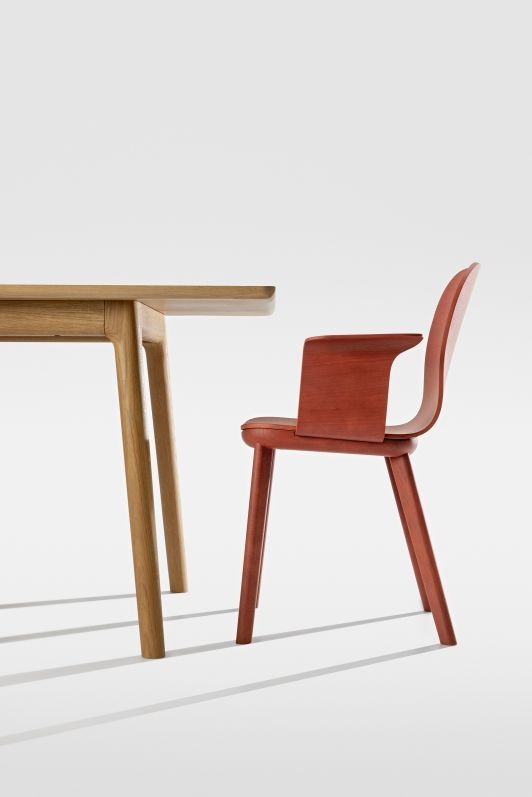Aeon Comfort Chair chaise à accoudoirs Zeitraum Aeon Comfort Chair chaise à accoudoirs Zeitraum