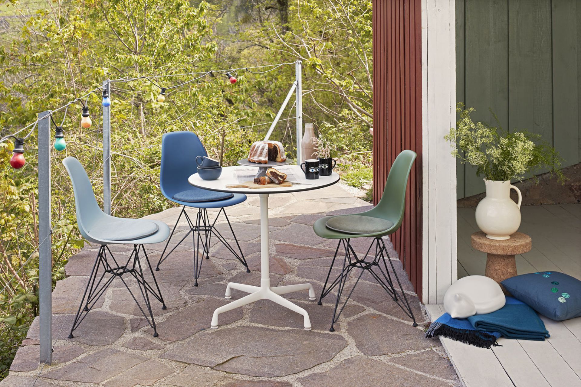 Eames Plastic Side Chair DSR Chaise Vitra Noir-Forest