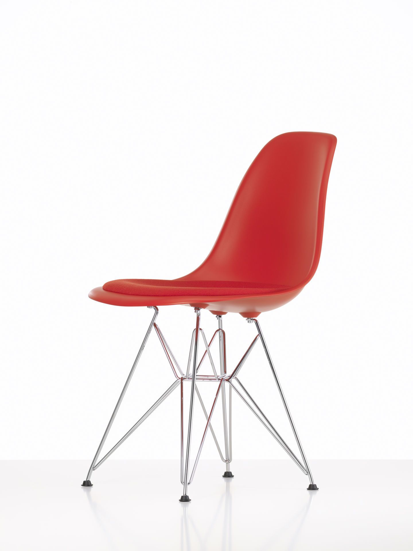 Eames Plastic Side Chair DSR chaise avec coussin d'assise Vitra