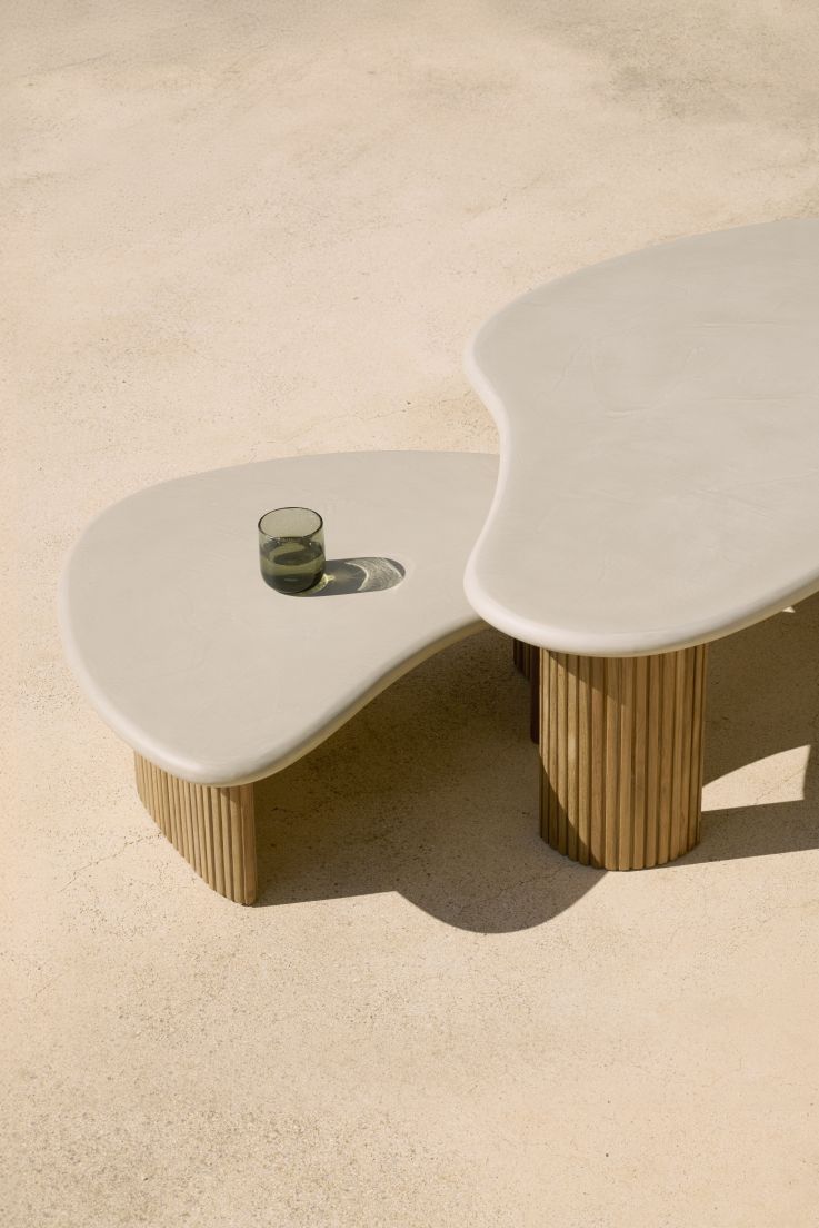 Boomerang Table basse d'extérieur béton/teck Ethnicraft