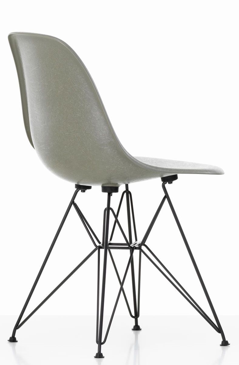 Eames Fiberglass Chair DSR chaise Vitra