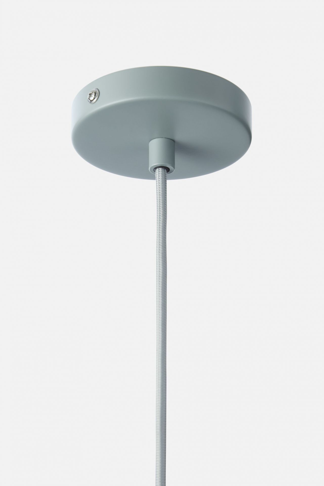 Deckenbefestigung der Stone Pendelleuchte in Mint von Woud, moderne Hängelampe für Wohnräume.