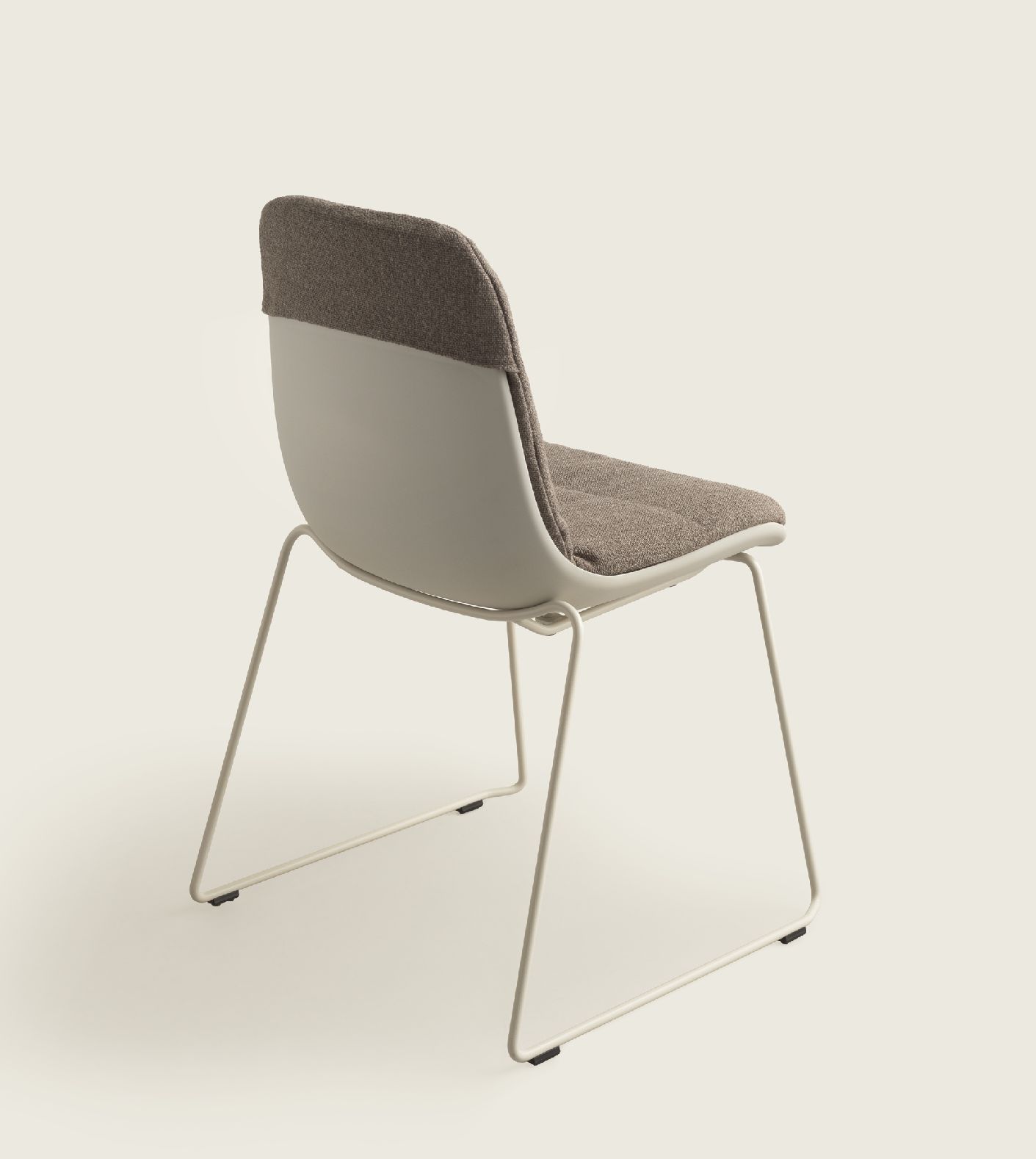 Chaise Elephantino piètement à patins Kristalia