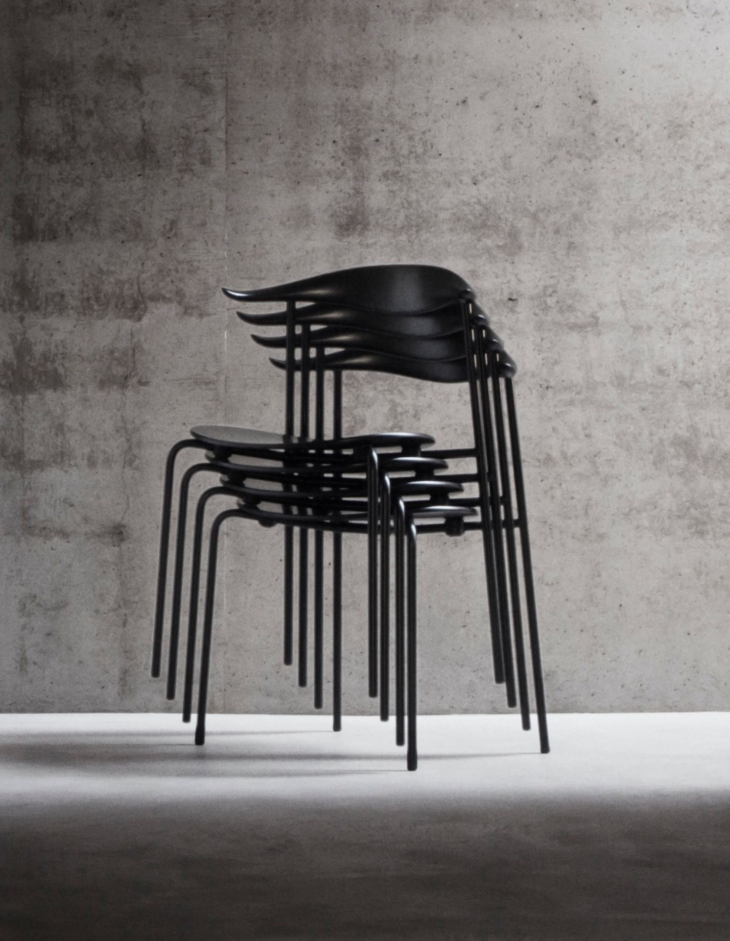 CH88T Chaise cadre acier noir Carl Hansen &amp; Søn hêtre savonné