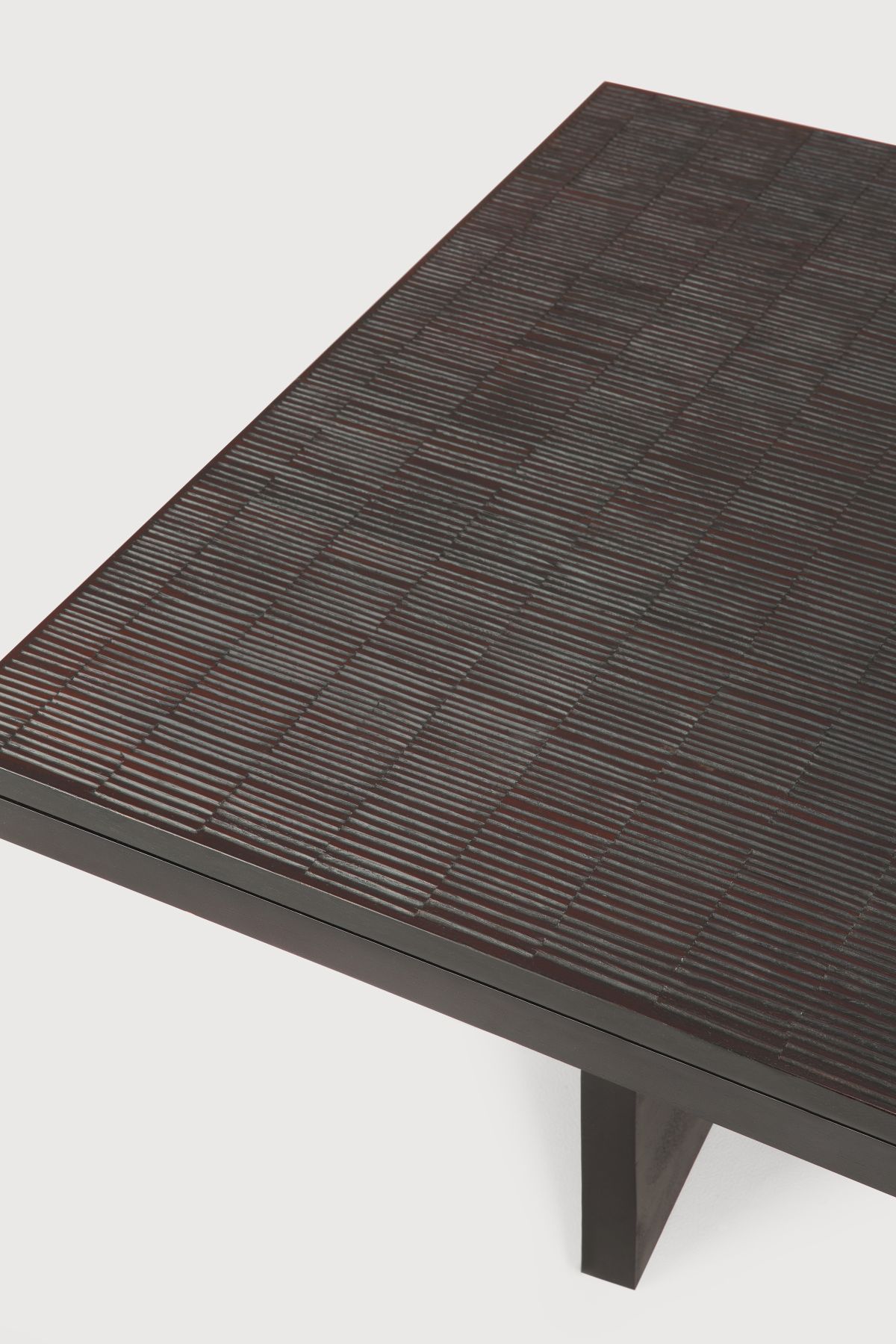 Grooves Table basse 135 x 65cm Ethnicraft