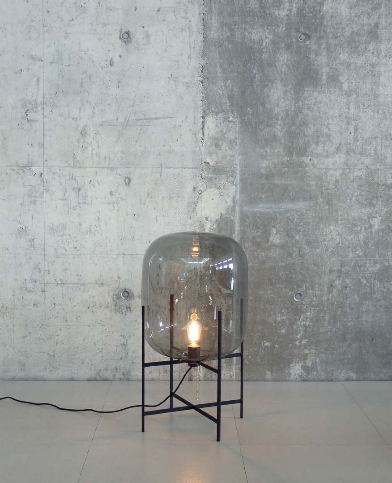 Oda Medium lampe à pied Pulpo