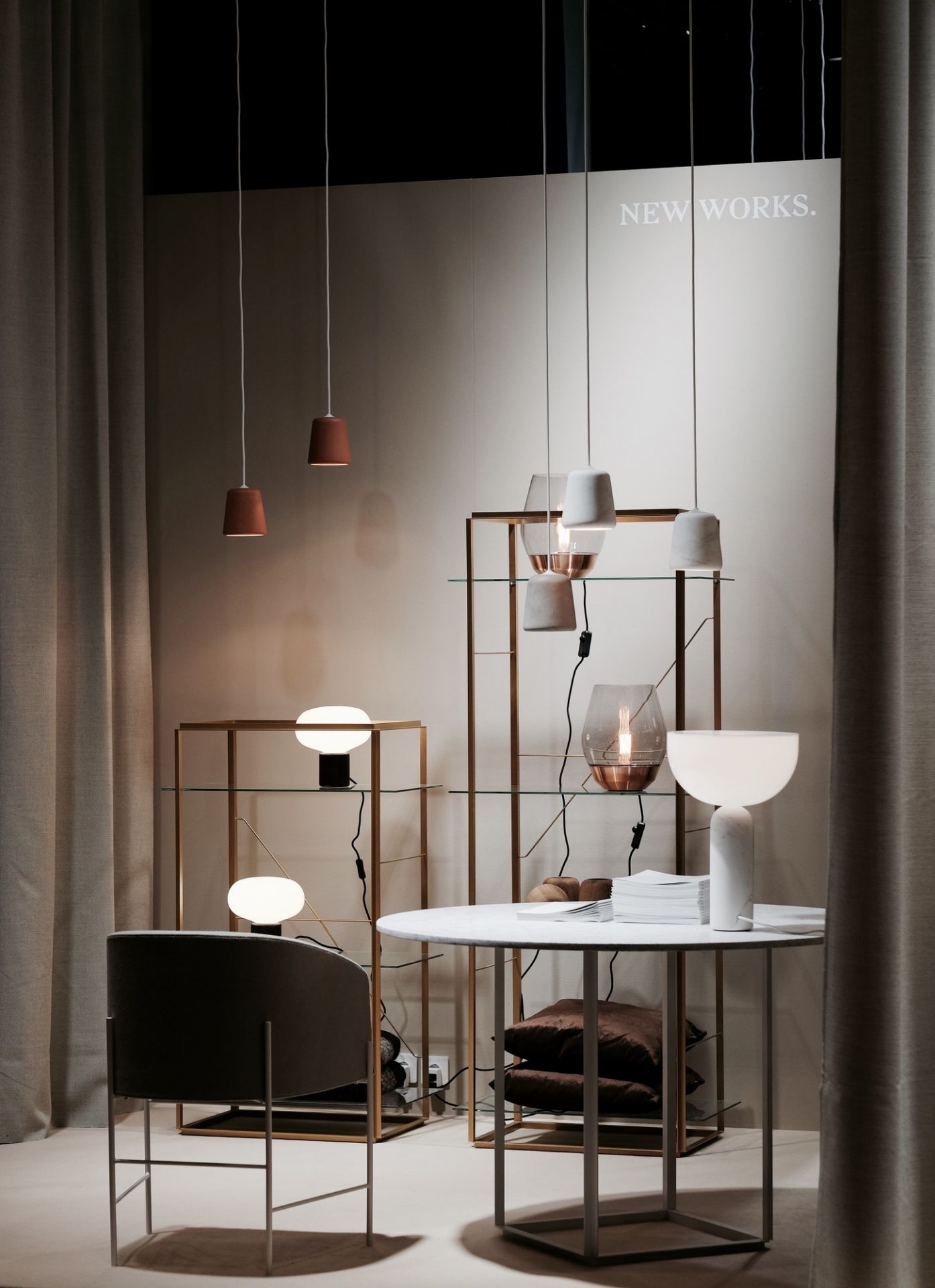 Karl-Johan Table lampe Lampe de table New Works chêne / verre opale