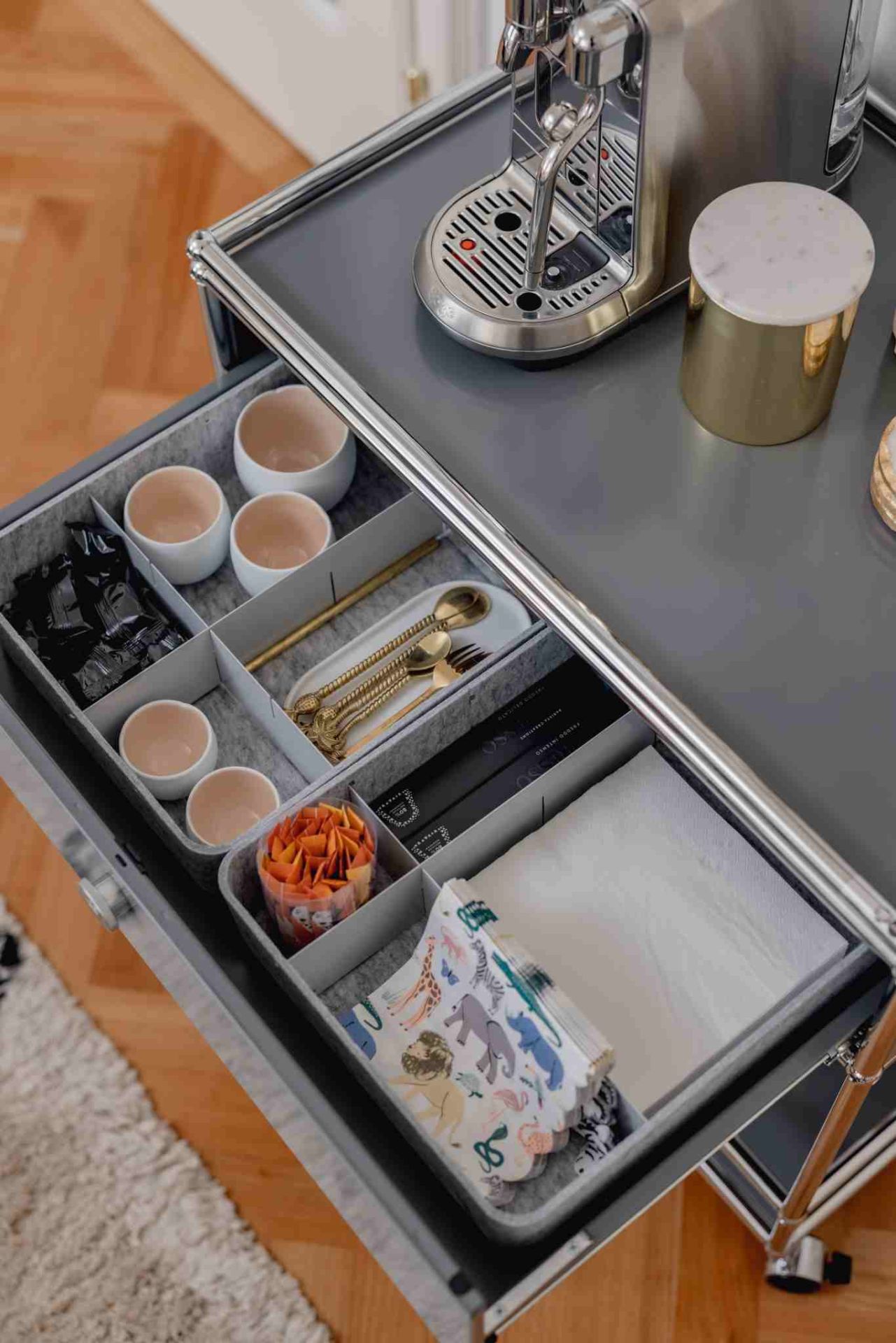 USM Haller Inos boîte profonde avec plateau