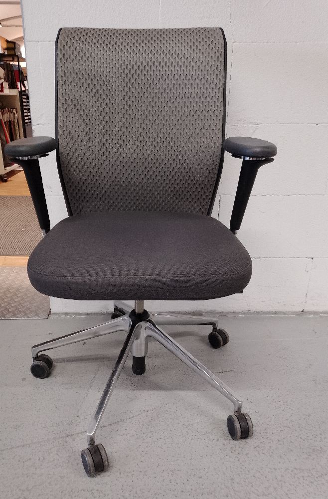 ID Chair - ID Mesh Chaise de bureau Vitra EXPOSITION / MOBILIER D'OCCASION