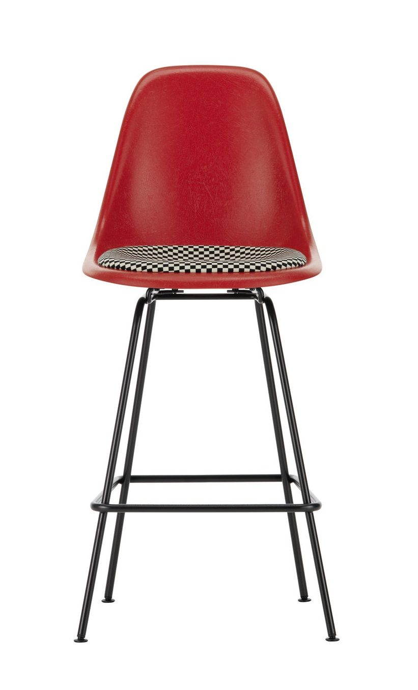 Eames Fiberglass Bar Stool Medium Tabouret de bar avec coussin d'assise Vitra
