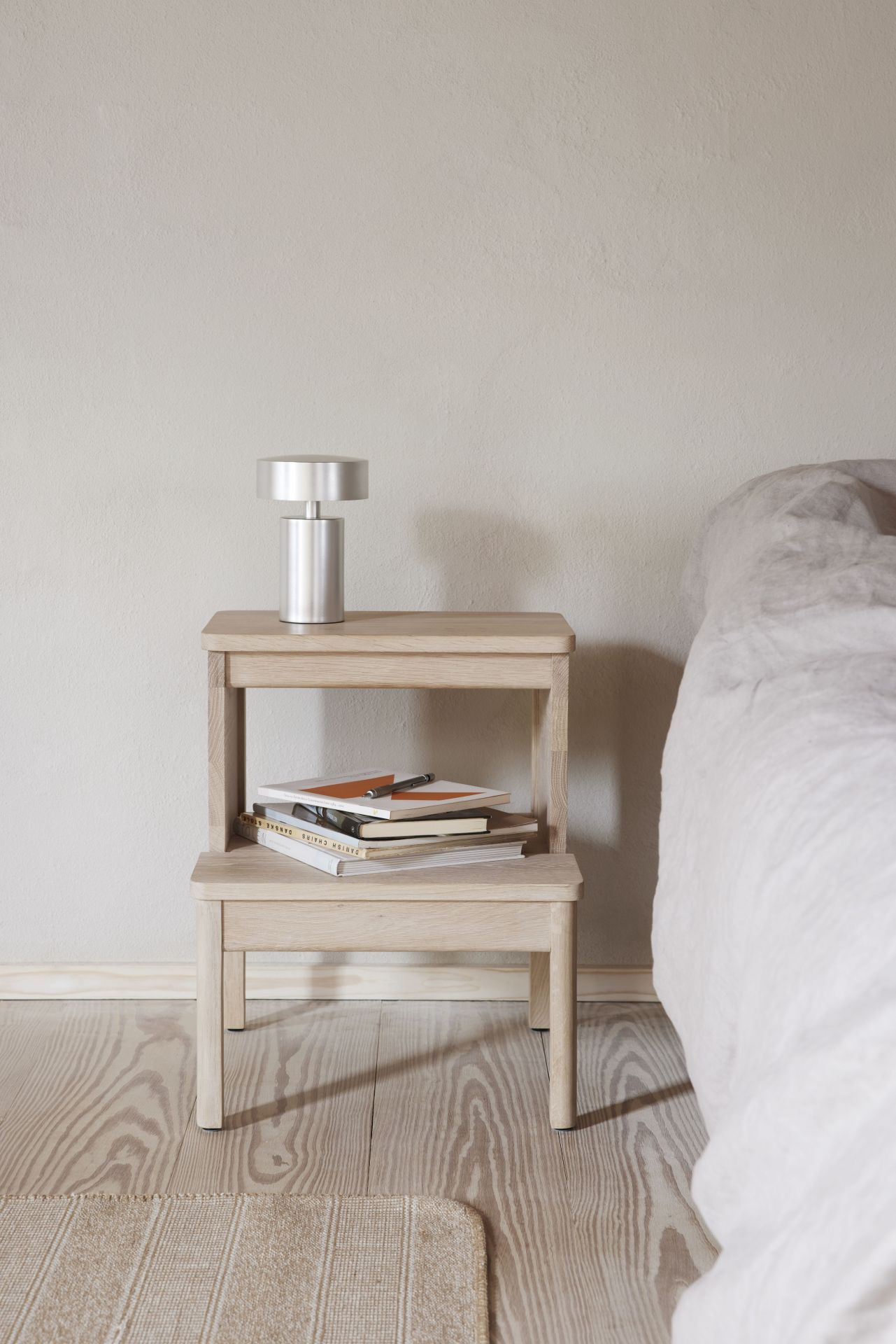 A Line Tabouret marchepied Form & Refine