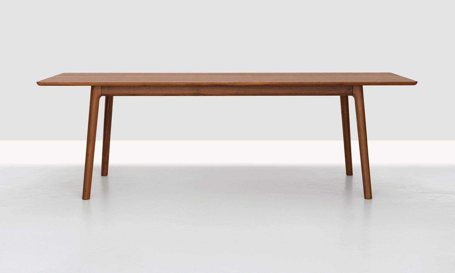 E8 table / table de salle à manger en bois massif période