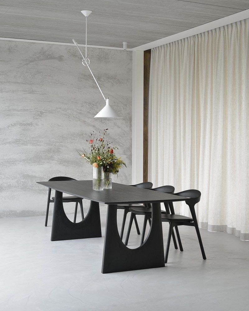 Geometric Dining table Table à manger Chêne noir Ethnicraft