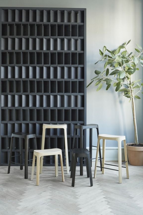 Tabouret Crofton Stool Please wait to be seated