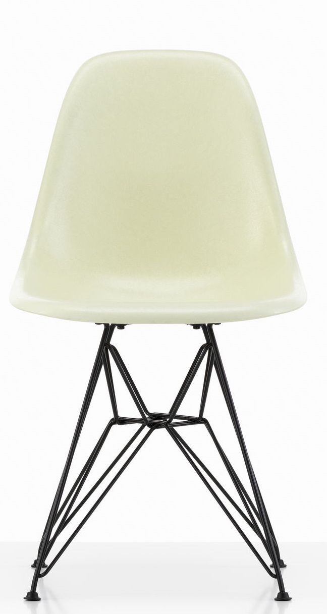 Eames Fiberglass Chair DSR chaise Vitra