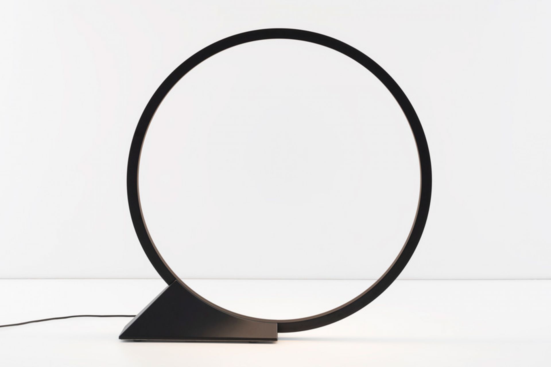 O Floor Lampadaire d'intérieur LED Artemide