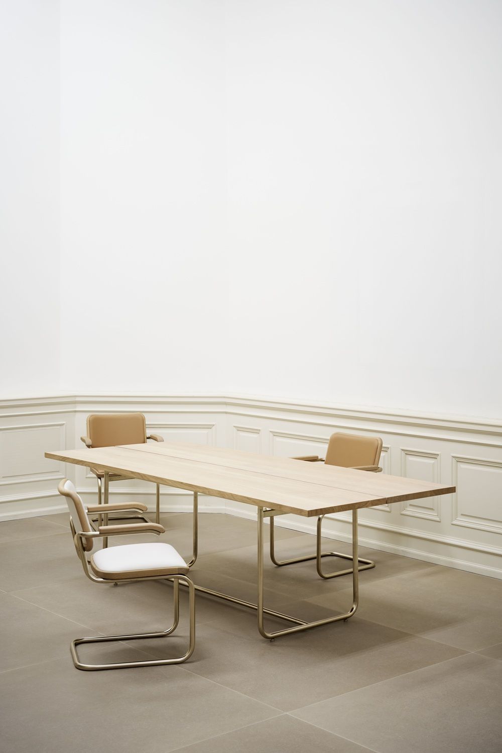 JS. Thonet by Jil Sander  S 1070 / S1070 Table de réunion Thonet