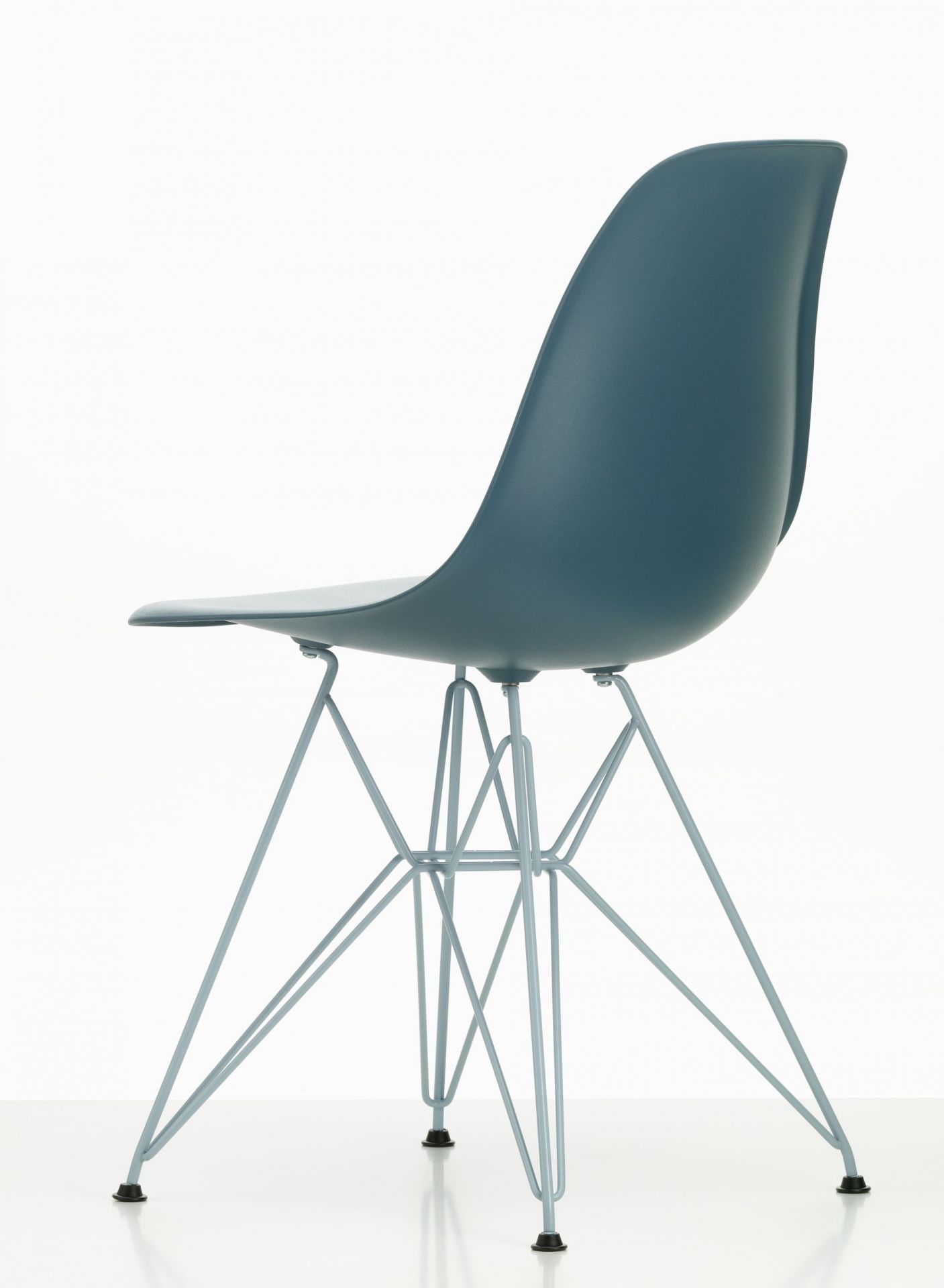 Eames Plastic Side Chair DSR Chaise Monotone Vitra