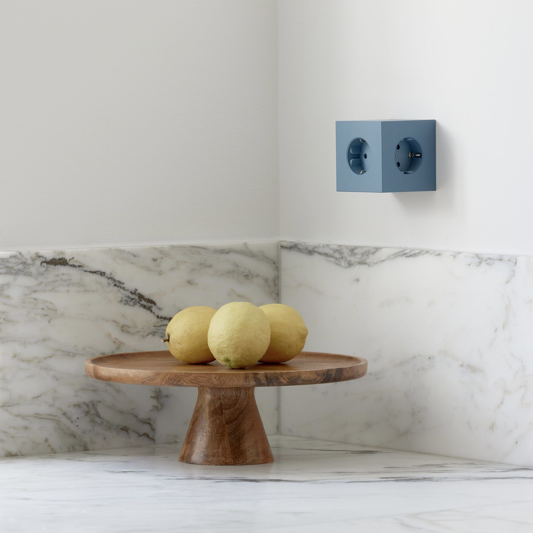 Square 2 - Avolt Cube de prises avec USB-C shark blue dfp Design 