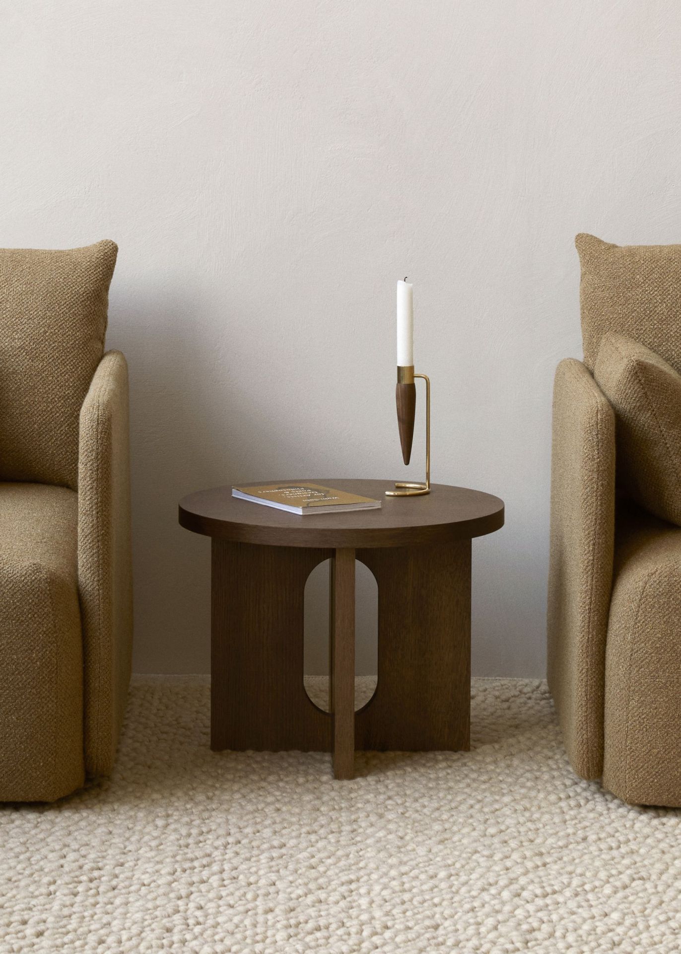Androgyne table d'appoint Ø50 cm Pied en chêne teinté foncé / Plateau en chêne teinté foncé Audo