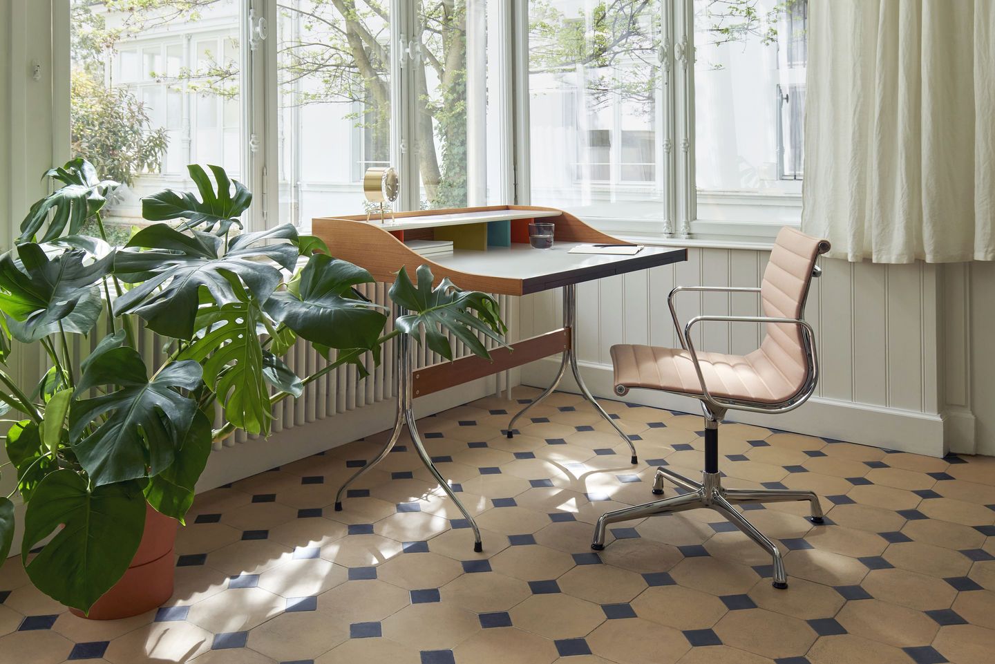 Aluminum Chair EA 104 / EA104 Chaise Vitra