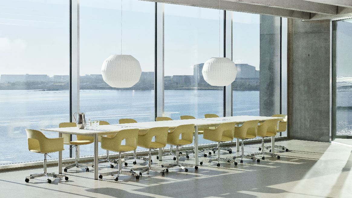 Layout Armchair 243 Fauteuil 5 pieds en étoile Hay