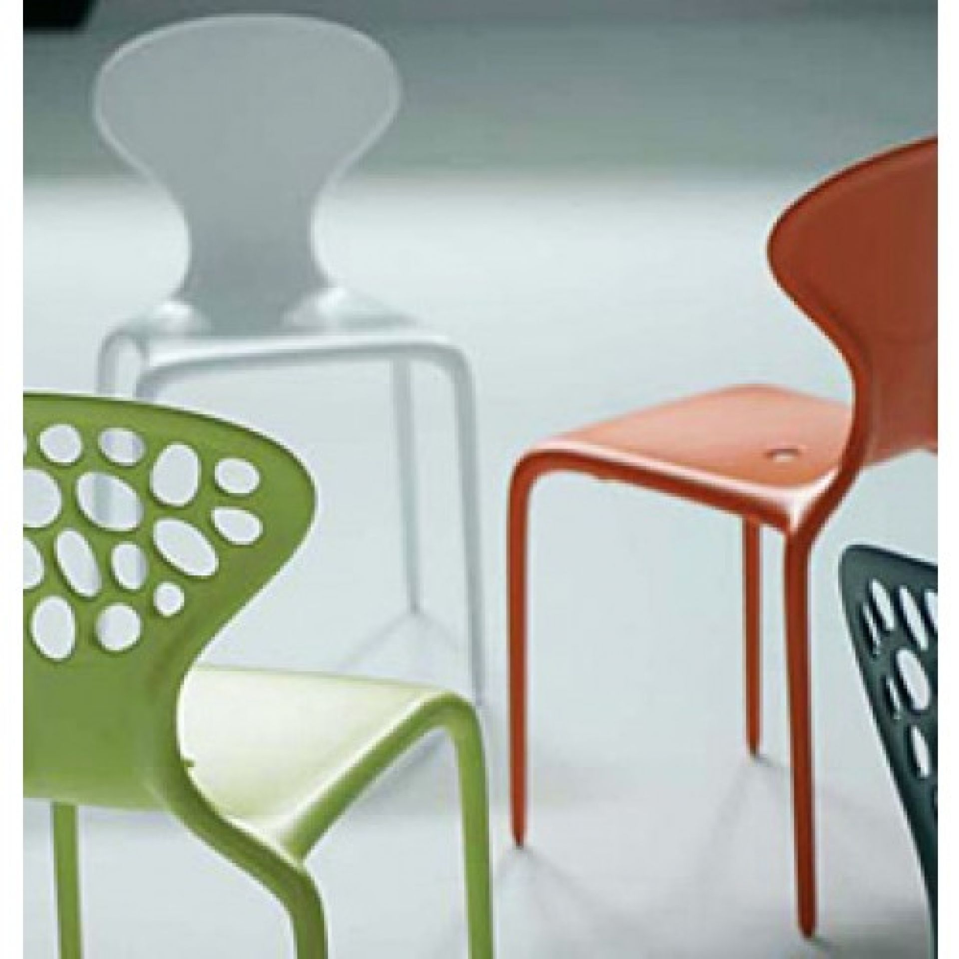 Chaise Supernatural Sedia avec beaucoup de troux 4-er Set Moroso