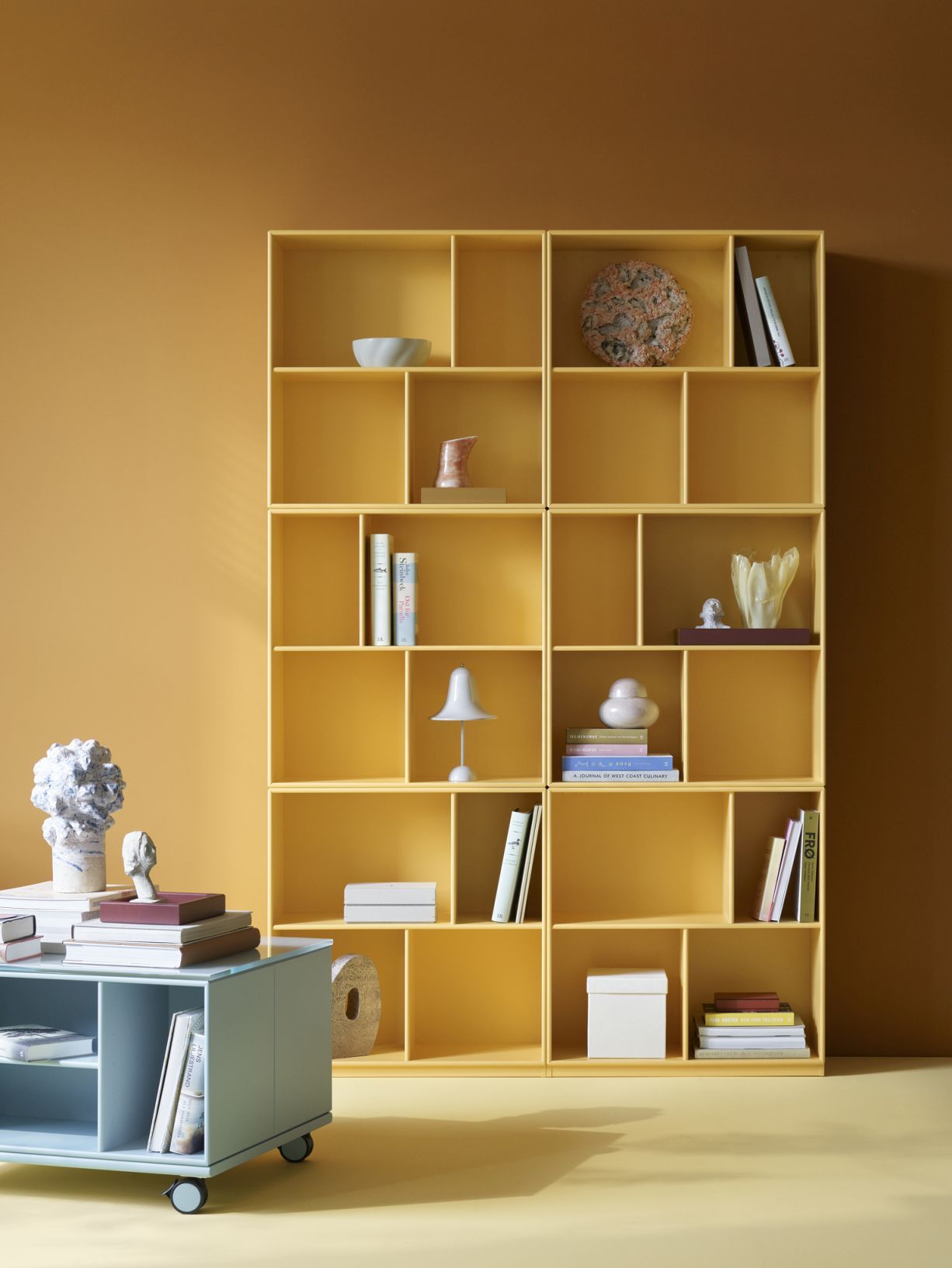Read Étagère à livres Truffle Montana QUICK SHIP