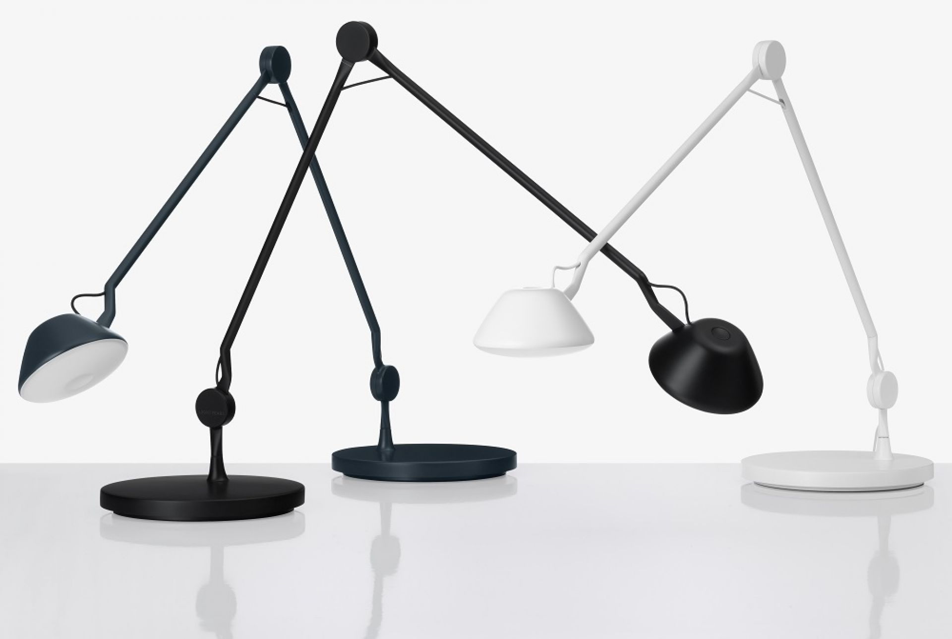 AQ01 Table lamp Lampe de table Fritz Hansen