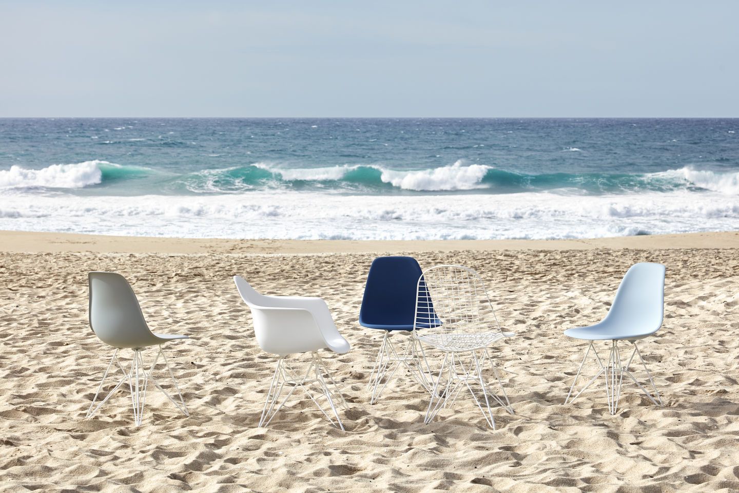 Eames Fiberglass Chair DSR chaise Vitra