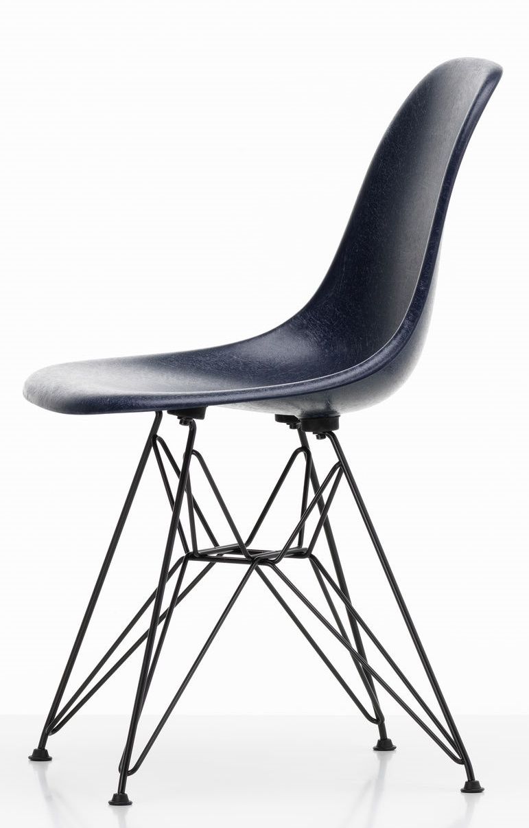 Eames Fiberglass Chair DSR chaise Vitra