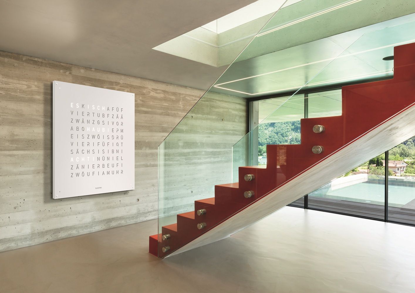 Earth 180 Steel Series Horloge murale / Objet temporel Allemande QLOCKTWO