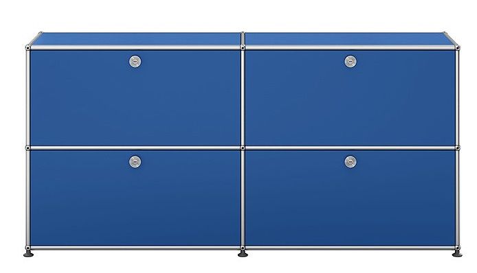 USM Haller Sideboard in Enzianblau mit vier Klappen und silbernem Gestell, Frontansicht.