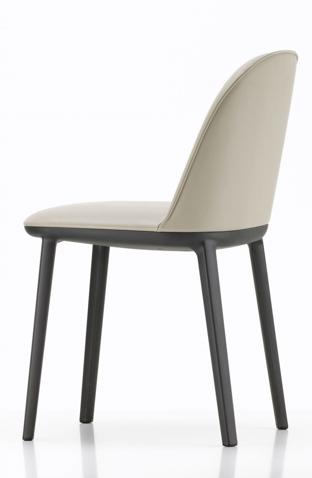 Chaise Softshell Side Chair Vitra