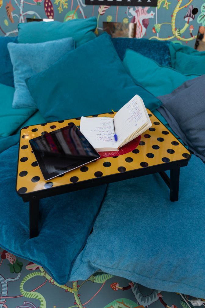 Toiletpaper Sofa Tray Plateau pliable Seletti