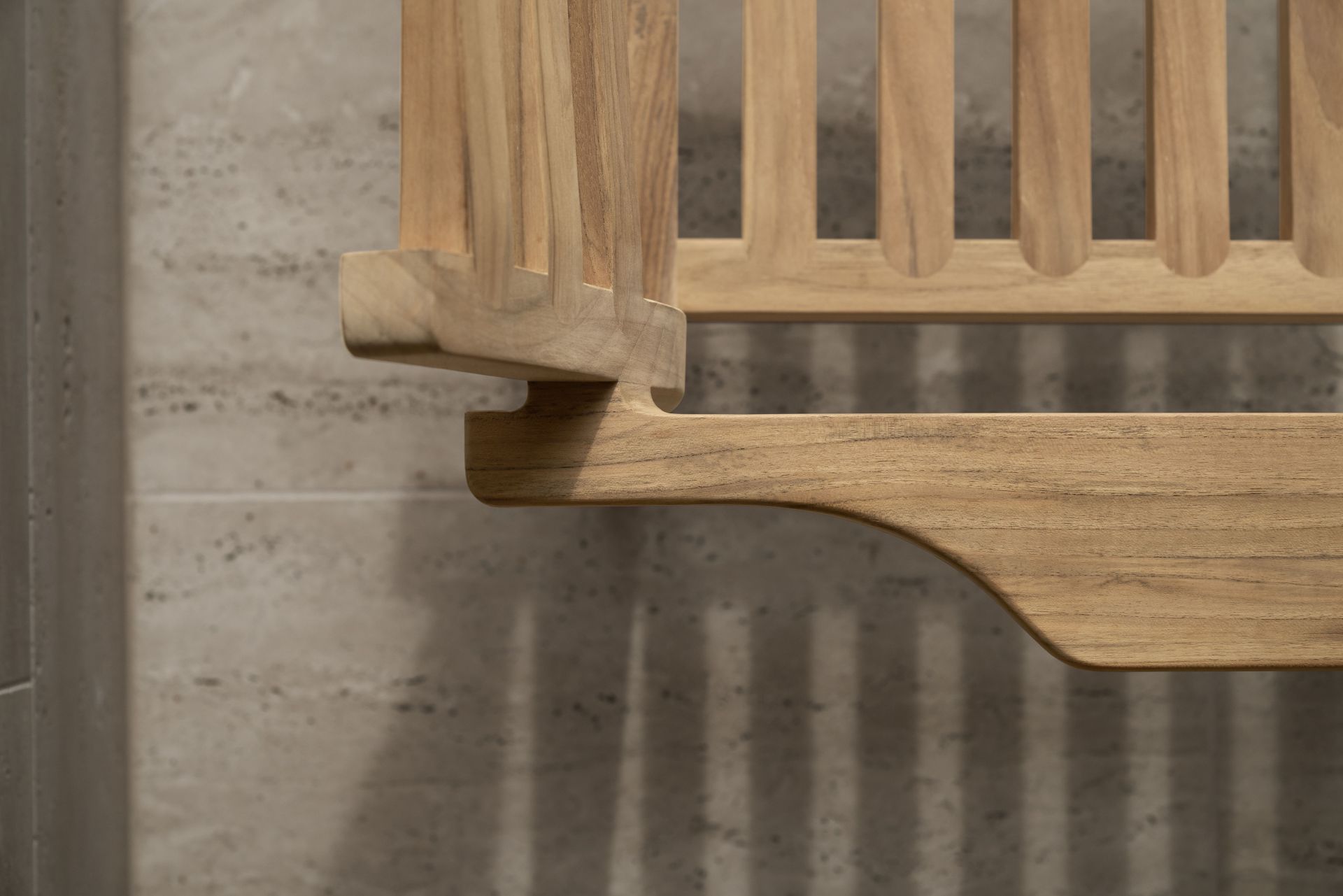 AH601 Chaise avec accoudoirs en teck Outdoor Carl Hansen & Søn