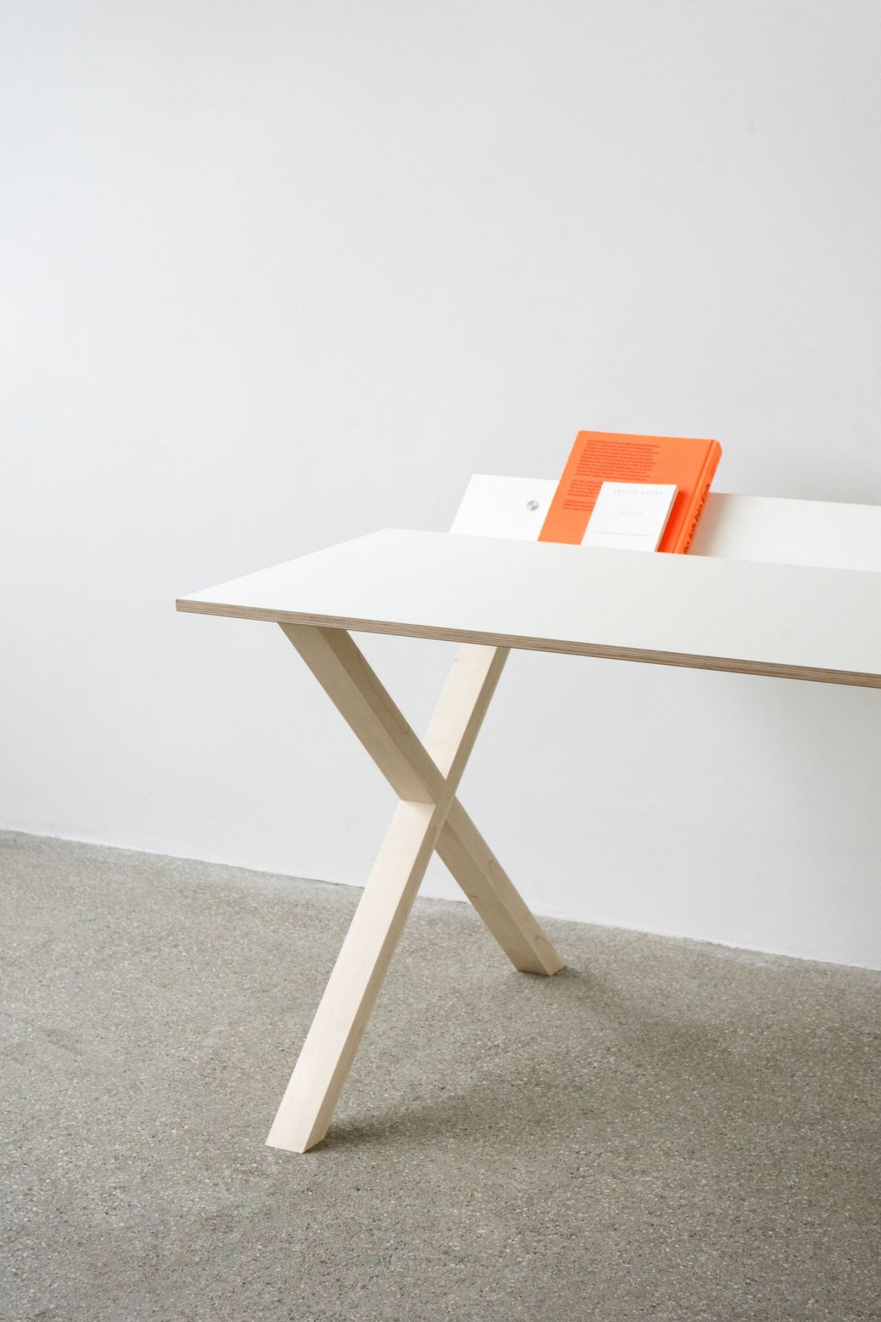 Kant bureau Nils Holger Moormann