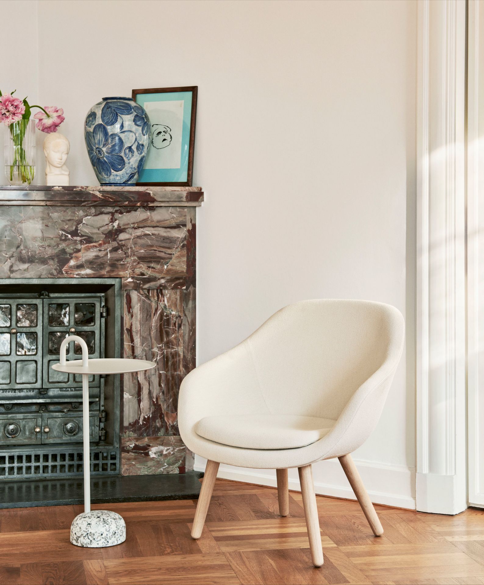 About a Lounge AAL 82 / AAL82 Fauteuil Hay