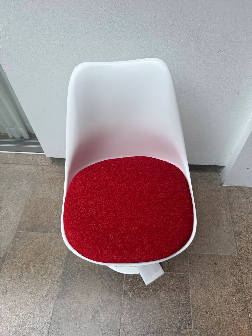 Fauteuil Tulipe fauteuil pivotant Knoll International PIÈCE D'EXPOSITION