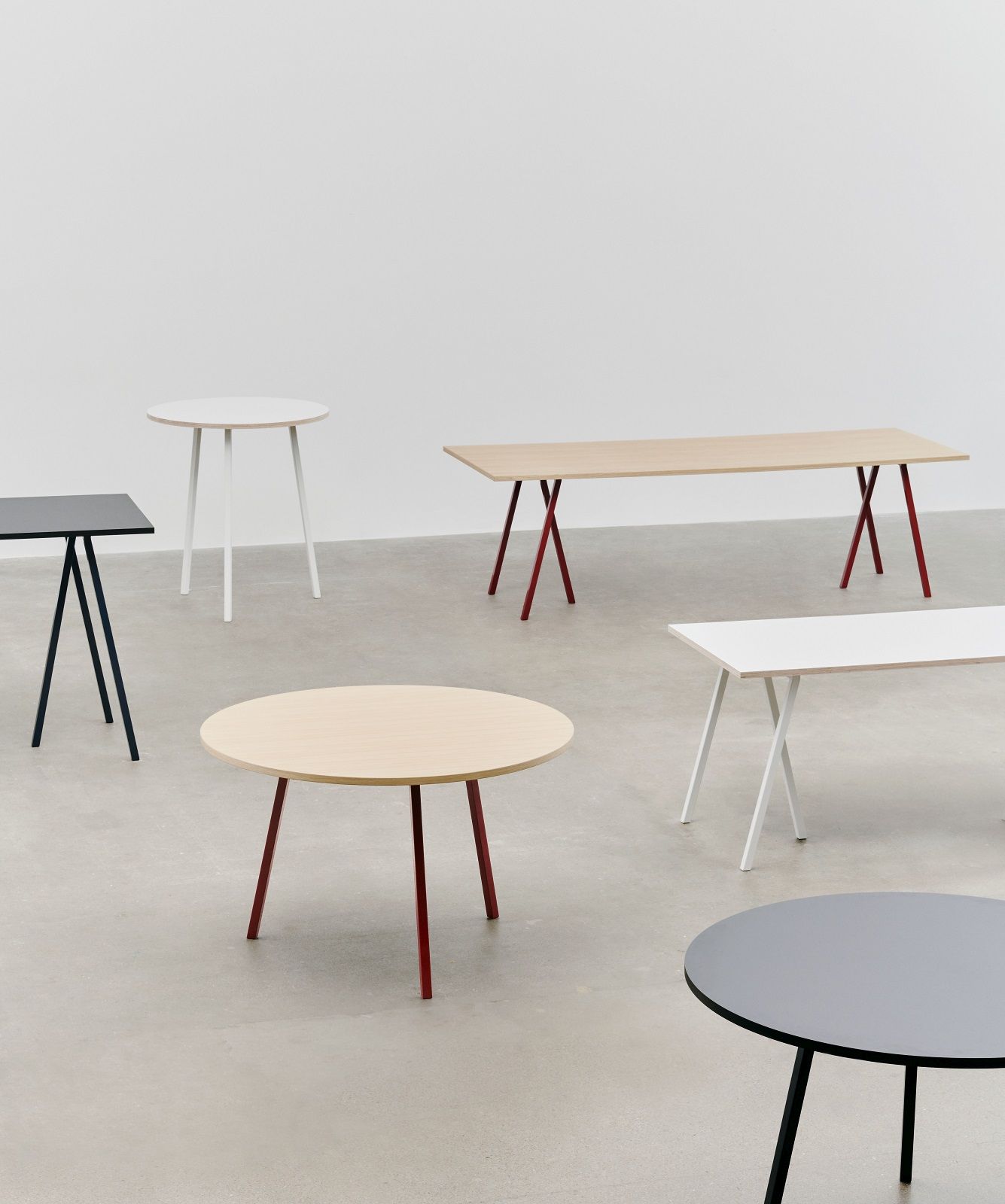 Loop Stand Table Round Table / Table à manger Ø105 Hay 