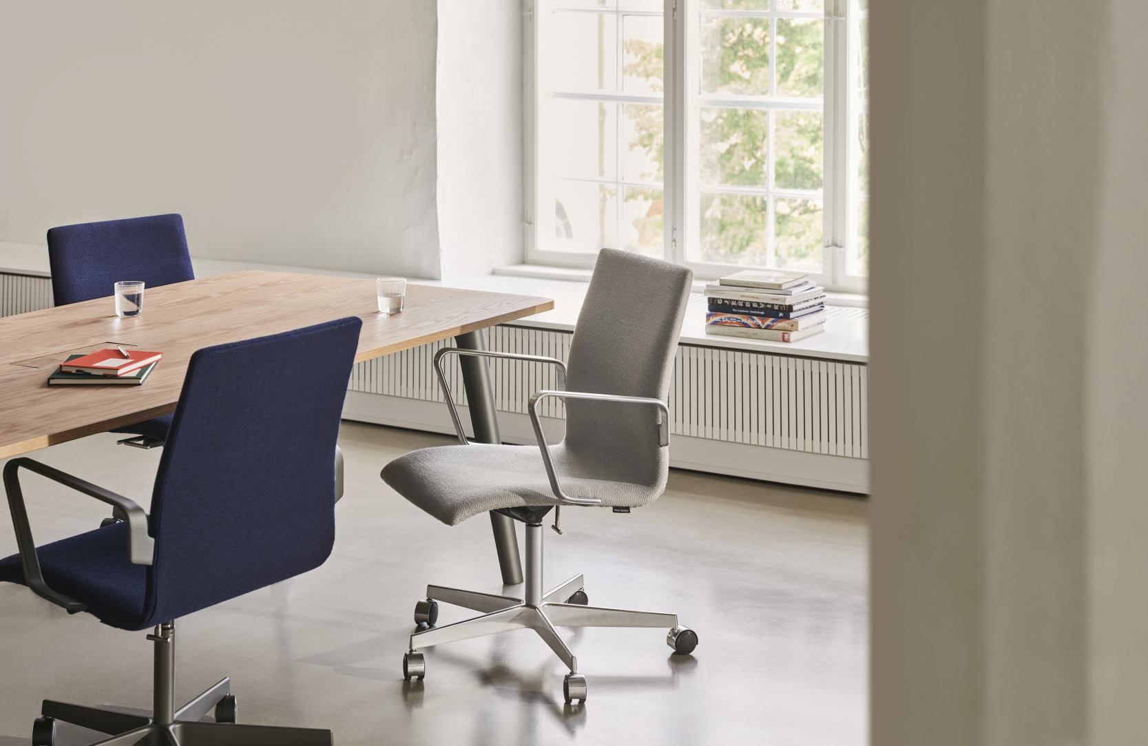 Table Pluralis Fritz Hansen