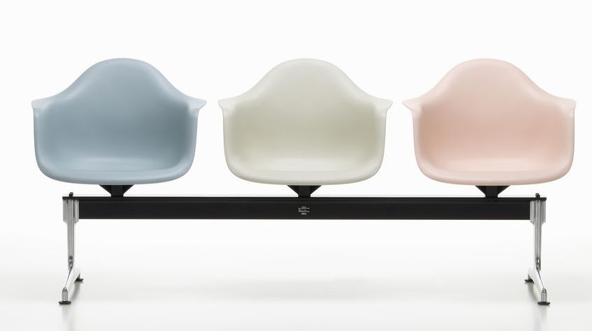Eames Plastic Armchair RE sur traverse Vitra