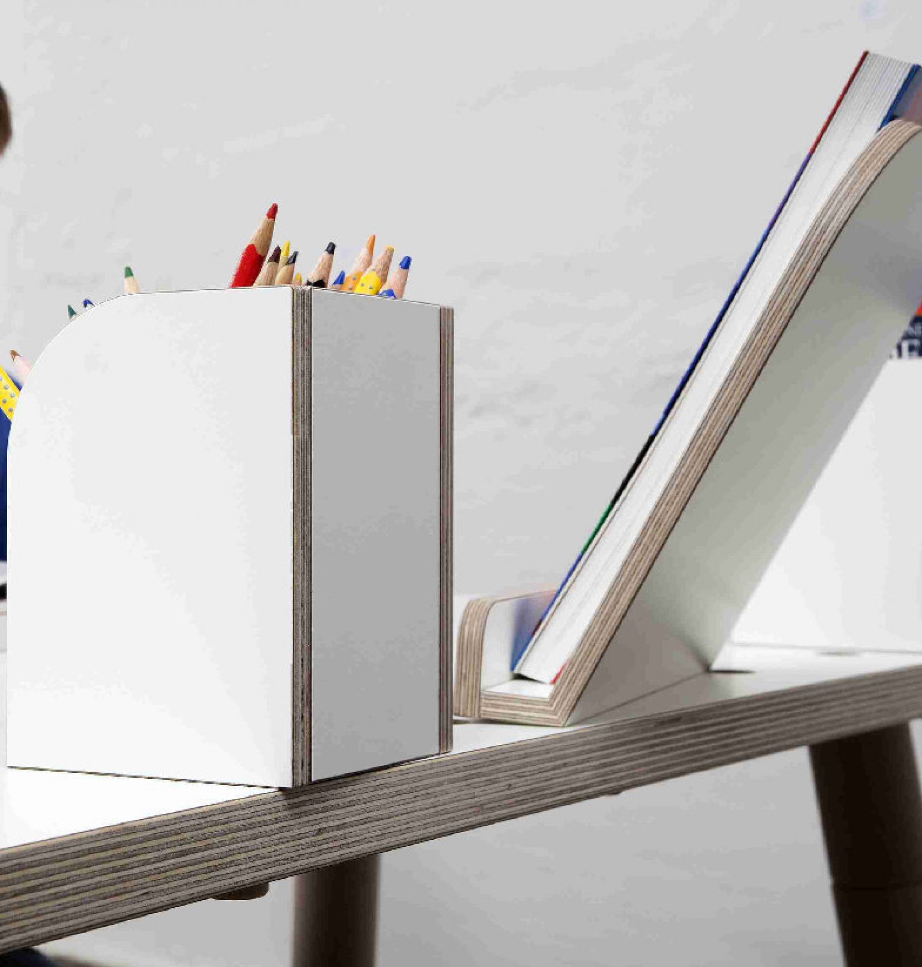 Growing Table boite des crayons pour table d'enfants Pure Position