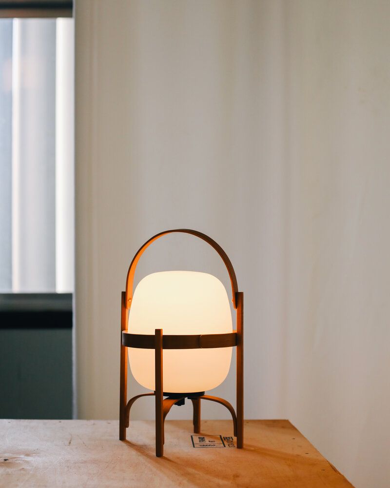 Cestita Batería Lampe de table/ Lampe à piles Santa & Cole