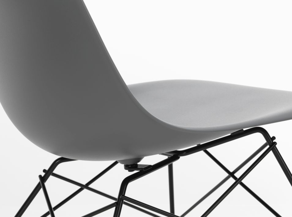 Eames Plastic Side Chair LSR chaise Vitra