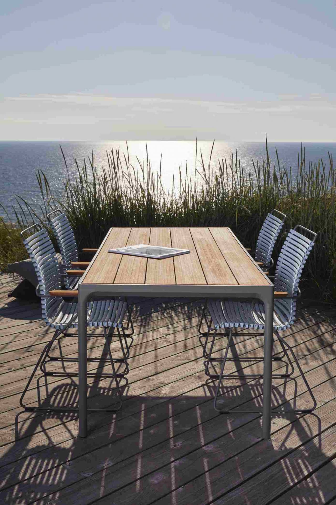 Four Dining table Outdoor Table à manger Houe